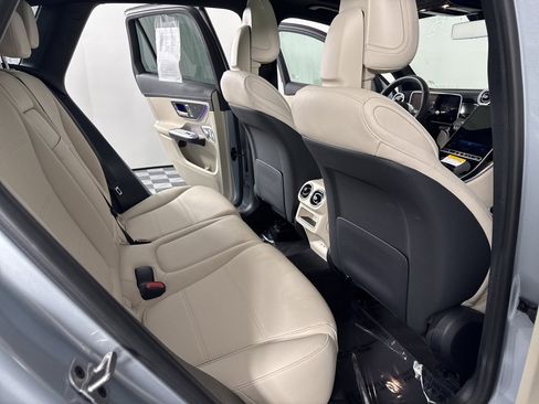 Certified 2025 Mercedes-Benz GLC 300 4MATIC image 17