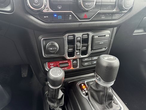 Used 2025 Jeep Wrangler Unlimited Sport S 4xe AWD/4WD image 10