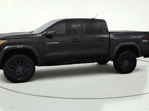 Used 2023 Chevrolet Colorado Trail Boss w/ Advanced Trailering Package AWD/4WD image 3