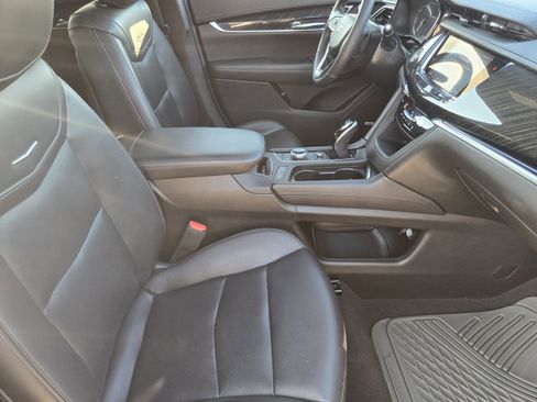 Used 2022 Cadillac XT6 Premium Luxury FWD image 10