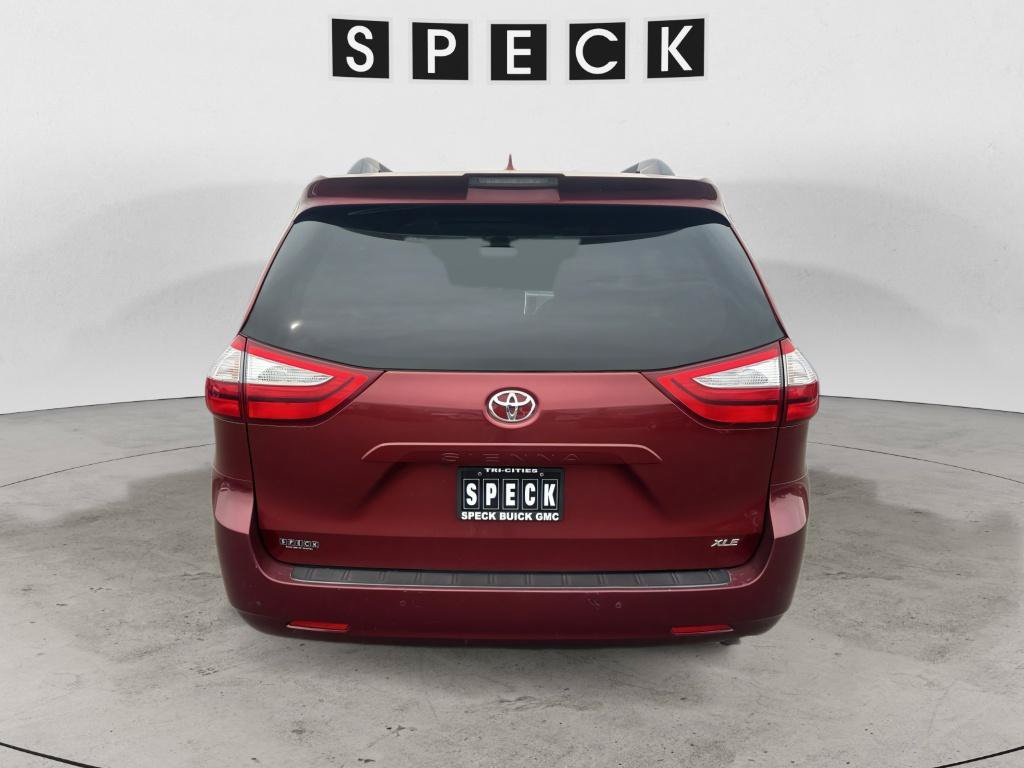 Used 2019 Toyota Sienna XLE w/ XLE Navigation Package FWD image 4