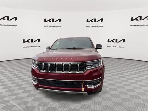 Used 2024 Jeep Wagoneer L Series II w/ Flexible Seating Group AWD/4WD image 5