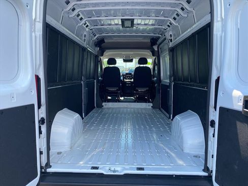 Used 2026 RAM ProMaster 2500 w/ Convenience Group FWD image 19