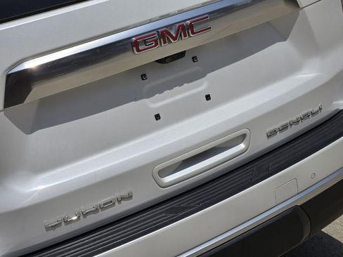 Used 2021 GMC Yukon XL Denali w/ Denali Ultimate Package RWD image 16