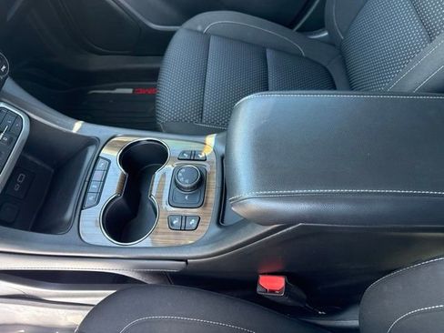 Used 2023 GMC Acadia SLE w/ Driver Convenience Package AWD/4WD image 32