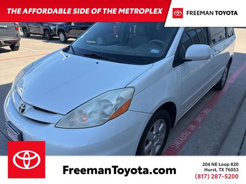 Used 2009 Toyota Sienna XLE FWD image 1