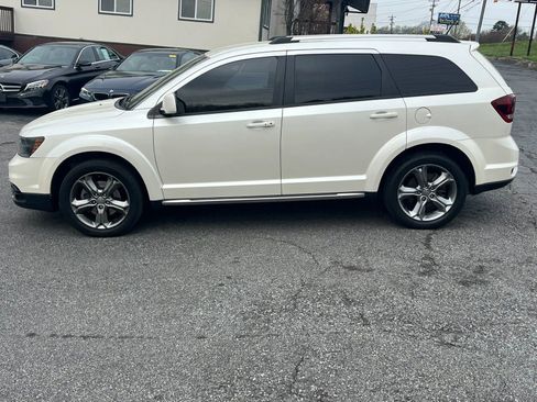 Used 2017 Dodge Journey Crossroad FWD image 4