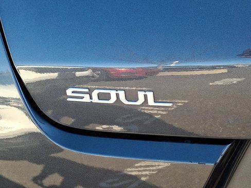 Used 2023 Kia Soul LX w/ Option Group 015 image 30