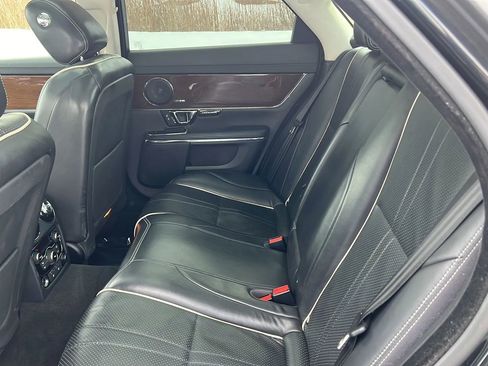 Used 2016 Jaguar XJ Supercharged RWD image 17