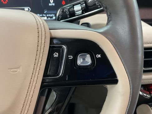 Used 2022 Lincoln Aviator Reserve w/ Equipment Group 201A AWD/4WD image 10