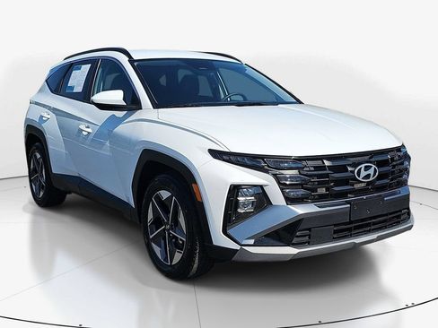 Used 2025 Hyundai Tucson SEL FWD image 3