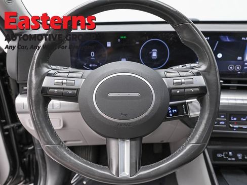 Used 2024 Hyundai Kona Limited FWD image 10