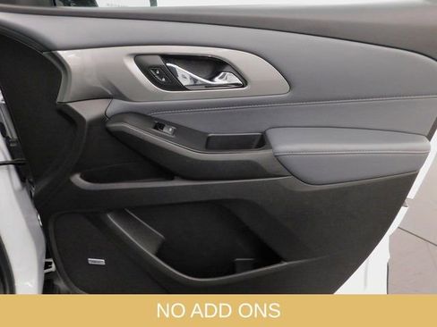 Used 2020 Chevrolet Traverse LT w/ LT Premium Package image 36