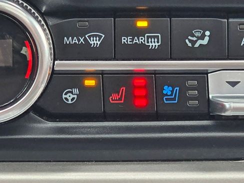 Used 2023 Ford Expedition Limited image 16