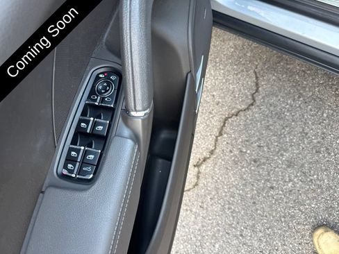 Used 2017 Porsche Cayenne Platinum Edition AWD/4WD image 11