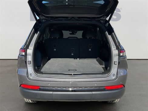 New 2025 Jeep Grand Cherokee Limited w/ Black Appearance Package image 14