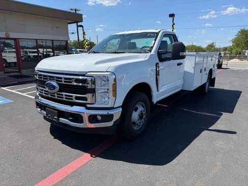New 2025 Ford F350 XL w/ XL Chrome Package image 5