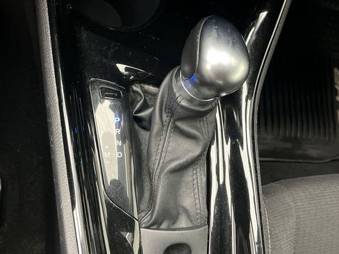 Used 2019 Toyota C-HR XLE FWD image 22