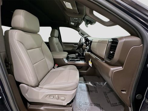 Used 2024 GMC Sierra 1500 SLT image 29