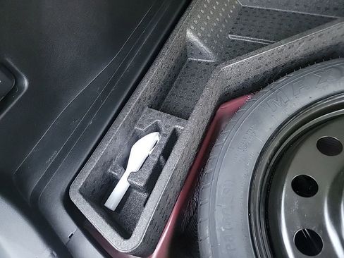 Certified 2022 Ford Edge ST-Line w/ Class II Trailer Tow Package image 30