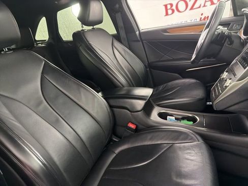 Used 2017 Lincoln MKC Reserve image 16