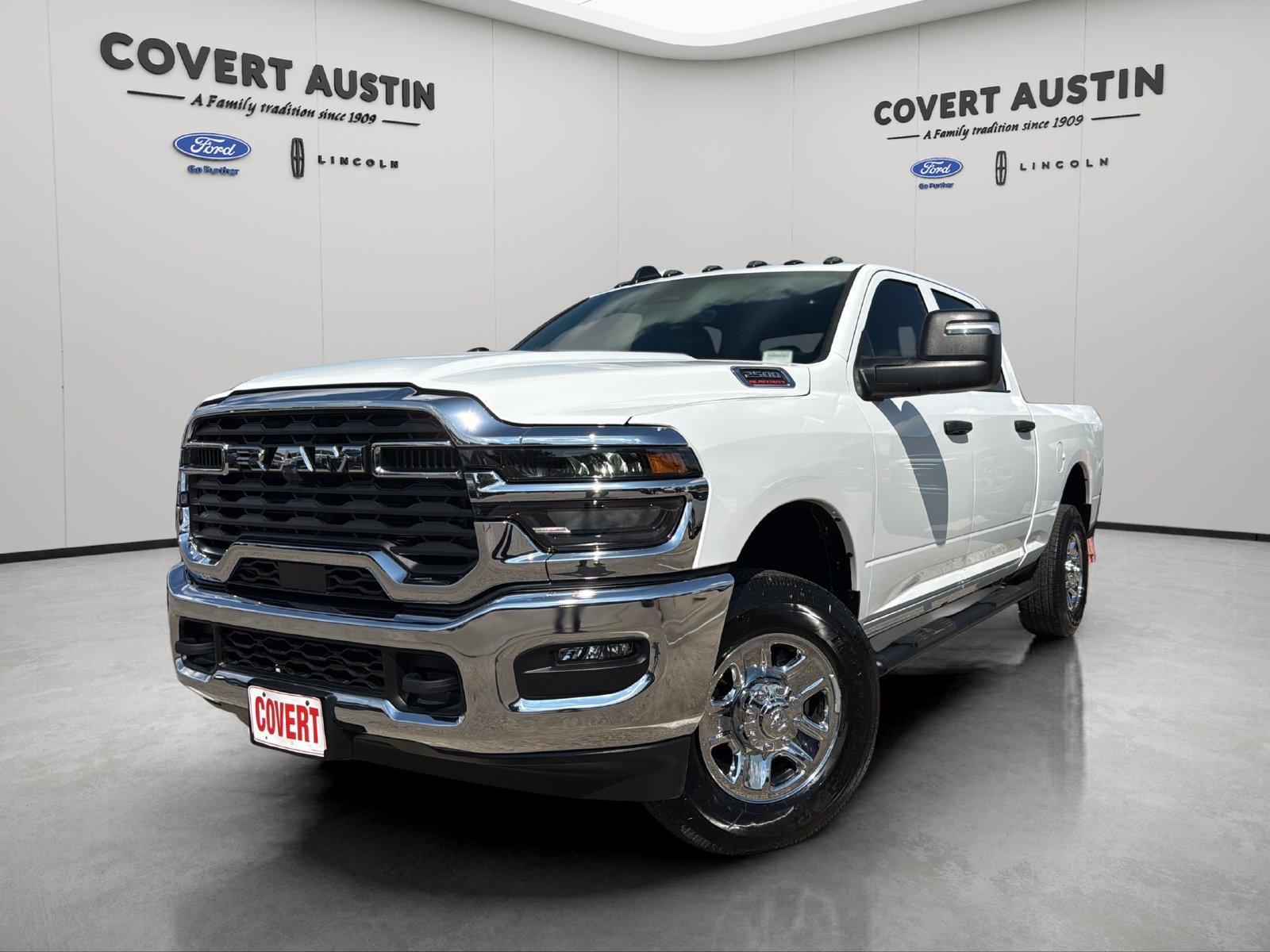 Used 2026 RAM 2500 Tradesman w/ Chrome Appearance Group AWD/4WD image 1