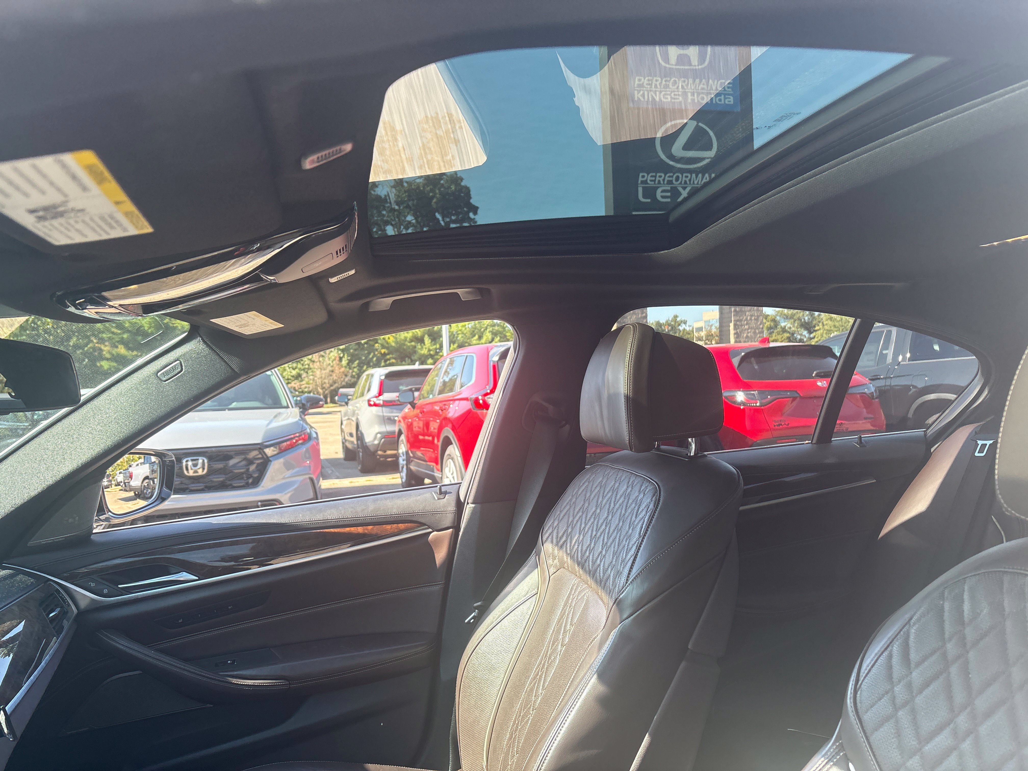 Used 2018 BMW 530i xDrive AWD/4WD image 9