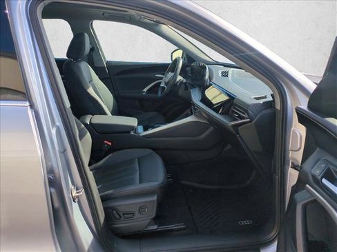 Used 2025 Audi Q5 Premium w/ Convenience Package image 29