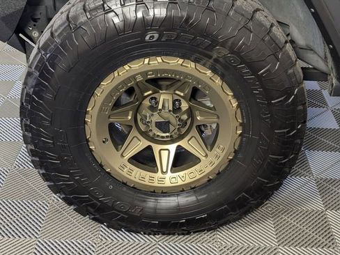 Used 2022 Jeep Gladiator Rubicon w/ Cold Weather Group image 8