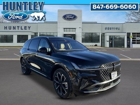 Used 2024 Lincoln Nautilus Reserve w/ Equipment Group 203A image 4