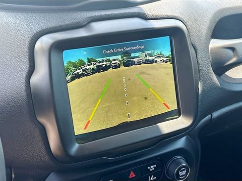Used 2023 Jeep Renegade Altitude AWD/4WD image 15