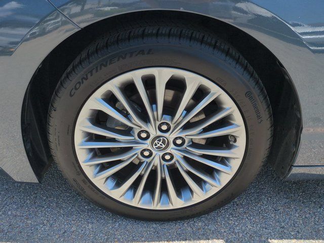 Used 2019 Toyota Avalon Limited FWD image 11