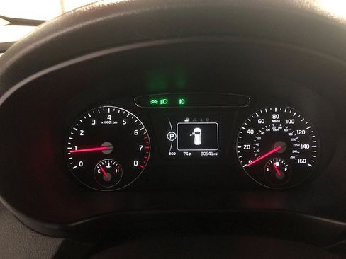 Used 2017 Kia Sorento EX AWD/4WD image 11