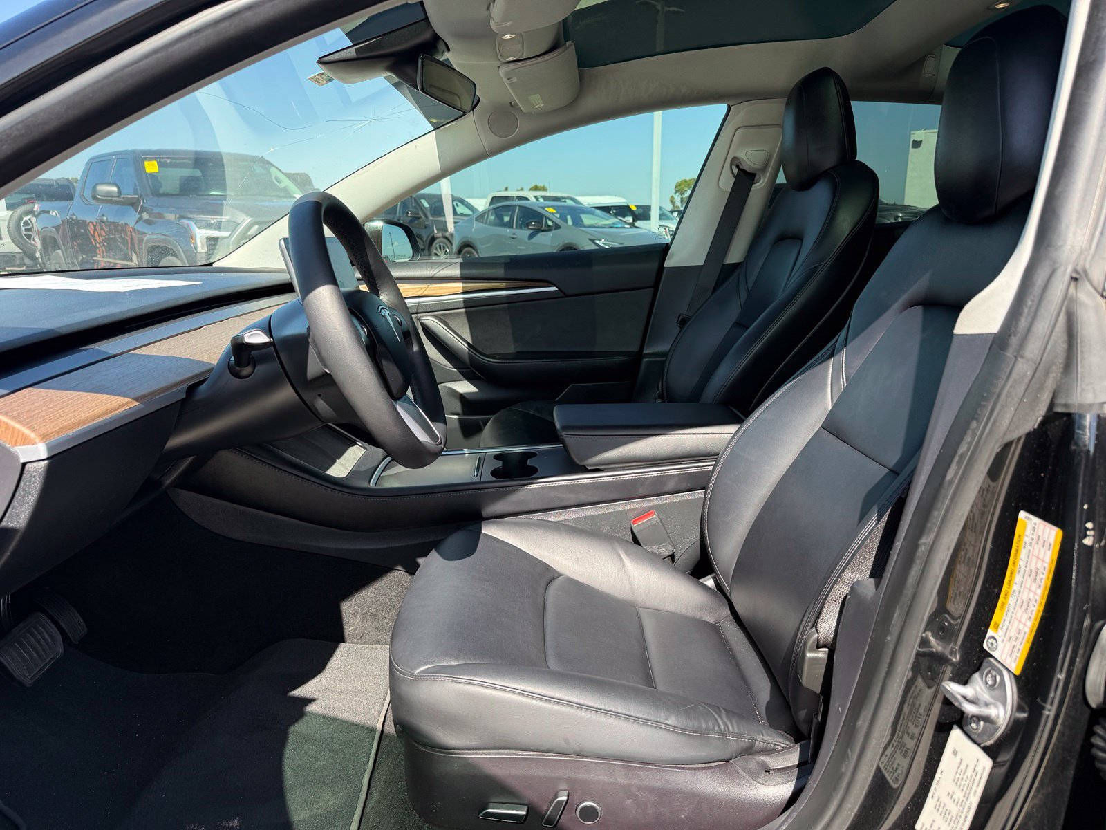 Used 2022 Tesla Model 3 Standard Range RWD image 5