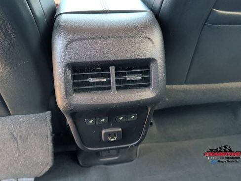 Used 2019 Chevrolet Equinox Premier FWD image 18