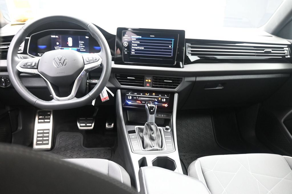 Used 2026 Volkswagen Jetta Sport FWD image 9