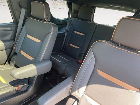 Used 2024 GMC Yukon AT4 w/ Technology Package AWD/4WD image 13