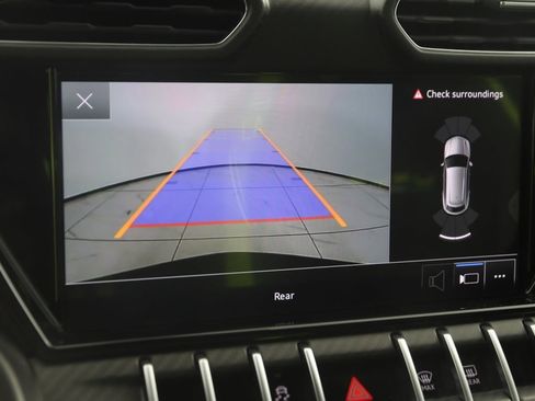 Used 2022 Lamborghini Urus image 10