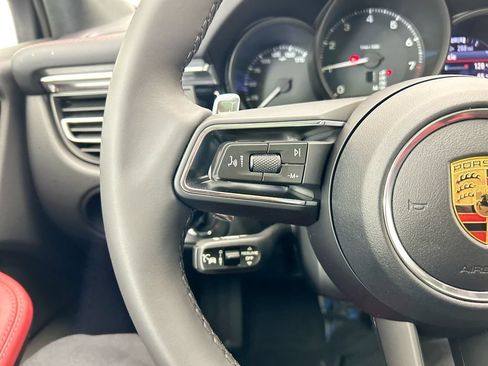 Used 2026 Porsche Macan AWD/4WD image 14