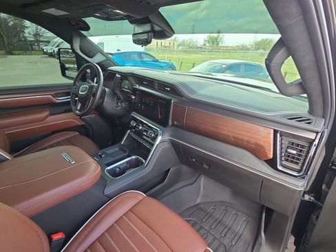 Used 2025 GMC Sierra 2500 Denali Ultimate image 21