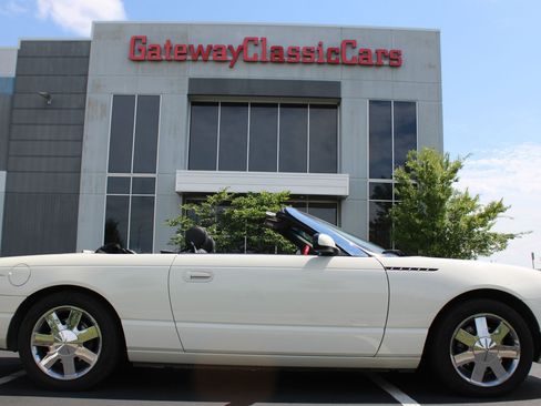 Used 2002 Ford Thunderbird RWD image 4