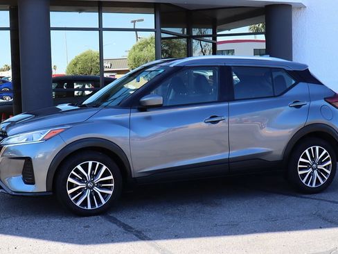 Used 2021 Nissan Kicks SV FWD image 7