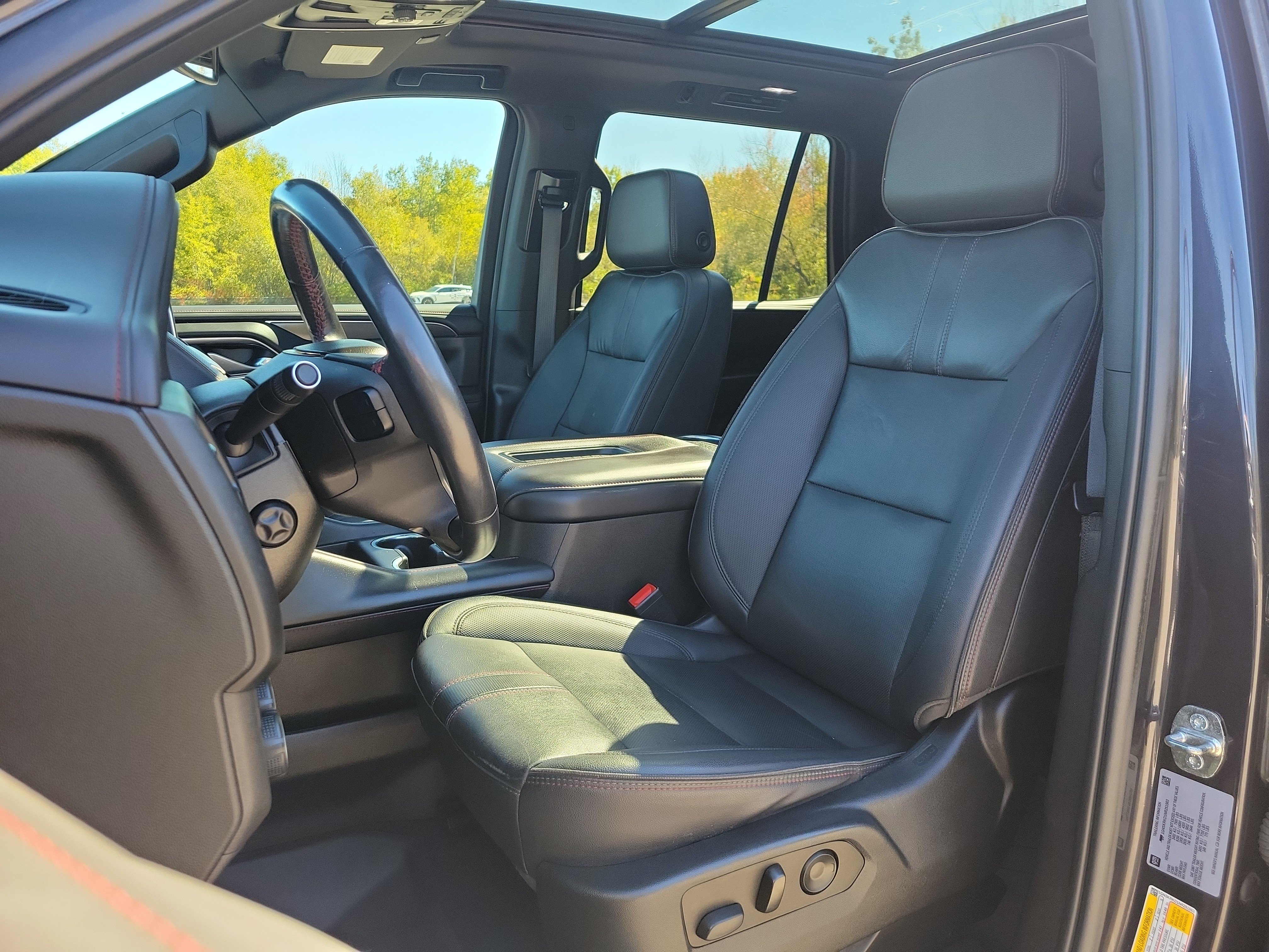 Used 2022 Chevrolet Tahoe RST w/ Luxury Package AWD/4WD image 14