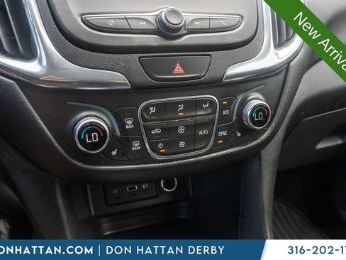 Used 2020 Chevrolet Equinox LT w/ Driver Convenience Package FWD image 9
