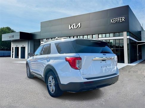 Used 2022 Ford Explorer XLT image 6