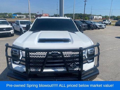 Used 2025 Chevrolet Silverado 3500 High Country w/ High Country Premium Package AWD/4WD image 2