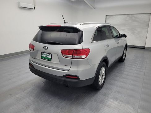 Used 2017 Kia Sorento AWD image 9