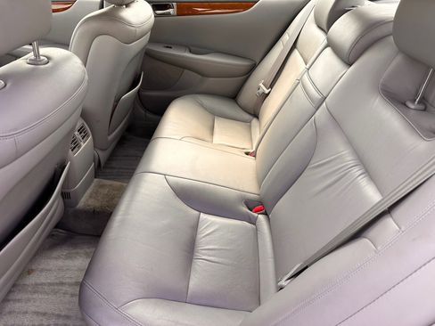 Used 2005 Lexus ES 330 FWD image 6