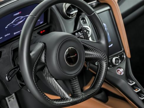Used 2018 McLaren 720S RWD image 26