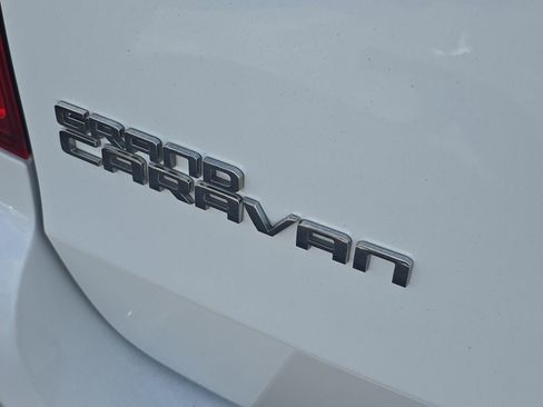 Used 2018 Dodge Grand Caravan GT image 6